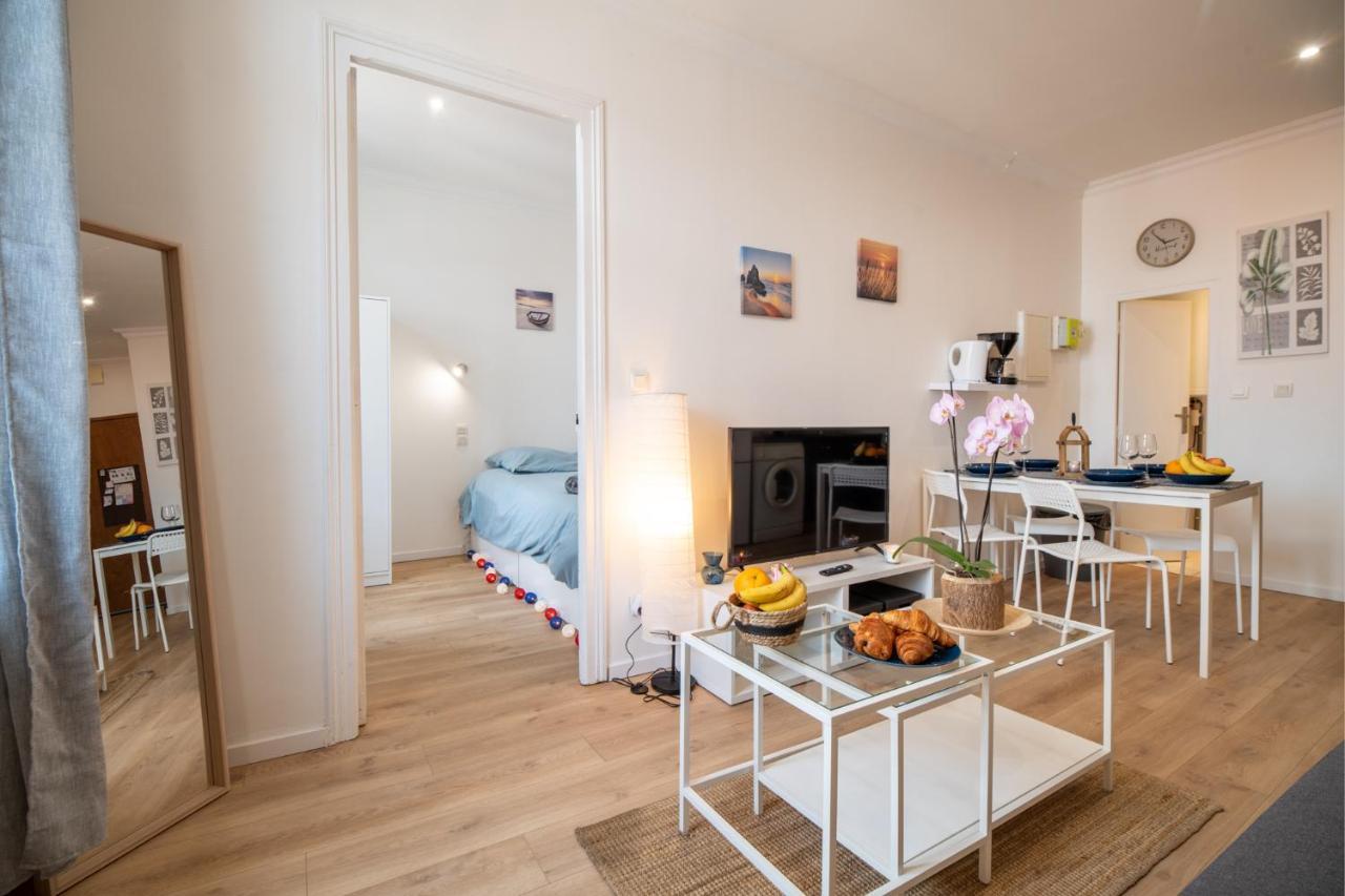 Private Independant Flat - Lourdes City Center - 2 Balconies Exteriör bild
